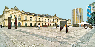 Amilcar de Castro,c. 1999<br />Aço/ 480 x 240 x 200 cm<br />Coleção: Museu Márcio Teixeira<br />Largo Glênio Peres